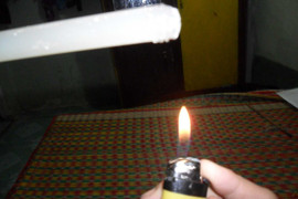 Phẫn nộ nữ sinh bị mẹ 'hơ lửa'