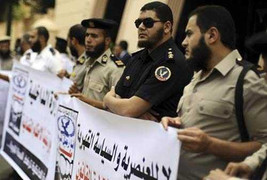 Cảnh sát Ai Cập không cạo râu bị đuổi khỏi ngành