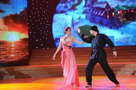 Bước nhảy hoàn vũ 'ra quân' đuối sức và kém nhiệt
