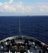 Tàu chiến Trung Quốc tuần tra phi pháp ở Trường Sa