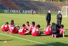 'Báu vật bầu Đức' thêm phen thua tức tưởi