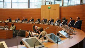 Thẩm phán Ba Lan đại diện TQ trong vụ 'đường lưỡi bò'