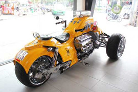 Cận cảnh xe môtô phân khối lớn nhất VN