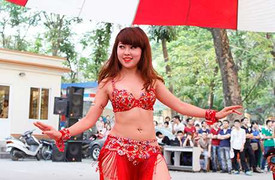 Nữ sinh Hà Thành khoe bellydance nóng bỏng