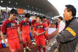 HLV Hoàng Văn Phúc: U23 VN cứ vô địch cái ao làng đi đã