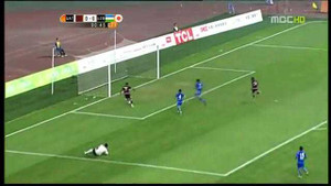 Pha sút hỏng ngớ ngẩn đến phát bực