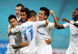 Hà Nội T&T 'hút chết' với siêu phẩm