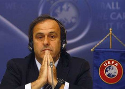 Từ FIFA tới V-League: Thật thà hết đất sống