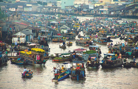 Bán hàng trên chợ nổi Cái Răng