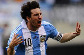 Messi còn lâu mới sánh bằng 'Vua sư tử'