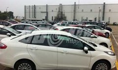 Giảm lệ phí trước bạ ô tô: Sao chưa khai cuộc?