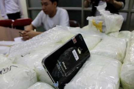 Hà Nội: Bắt vụ vận chuyển Iphone lậu lớn