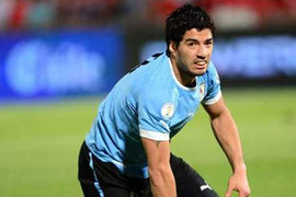 Chơi xấu đối thủ, Luis Suarez vẫn trốn được án phạt