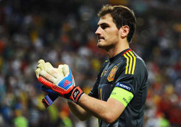 Mourinho sắp cho Casillas 'nát' sự nghiệp?