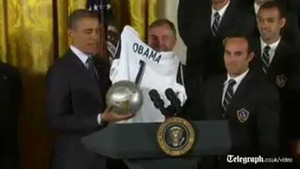 Xem Obama tâng bóng tại Nhà Trắng