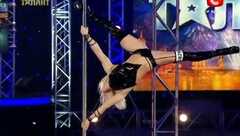 Thí sinh Got Talent trổ tài múa cột gây sửng sốt