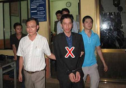 Triệu tập 300 'sếp' đường dây lừa đảo MB24