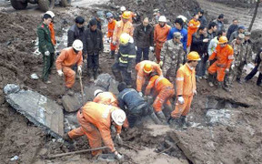 Trung Quốc: Lở đất kinh hoàng chôn vùi 83 người