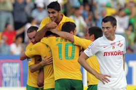 Lốp bóng không tưởng từ cự ly gần 40m