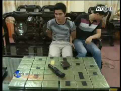 Clip: Truy đuổi ôtô chở 36 bánh heroin ở Bắc Giang