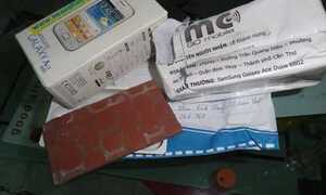 Vẫn chưa rõ trúng thưởng điện thoại, nhận cục gạch