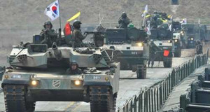 Clip: Xe tăng Hàn Quốc sầm sập sát biên giới Triều Tiên
