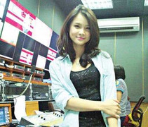 Hot girl wushu xinh đẹp chuyển nghề MC