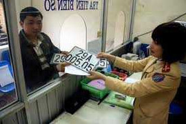 Đua nhau 'bày mưu' lách thuế trước bạ xe mới