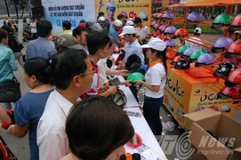 Hà Nội: Thêm 60 điểm đổi mũ bảo hiểm ‘xịn’ từ hôm nay
