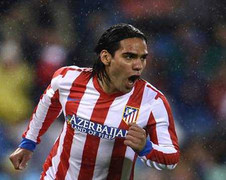 Falcao 'trách' Real, Man City lạnh nhạt