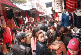 Làng ven đô nhan nhản biệt thự, siêu xe