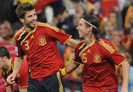 Barca phá Real: Mua kẻ thù của Mourinho