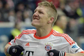 Giật gót ghi bàn, nhận thưởng tiền tỷ