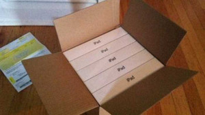 Mua hàng qua mạng ‘khuyến mại’... vàng, rắn, súng