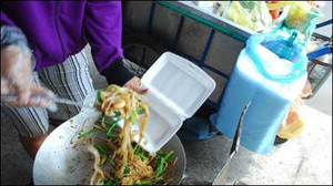 Hộp xốp đựng thức ăn gây hại gan