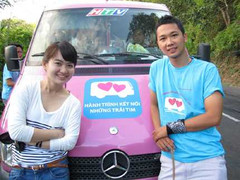 Chuyện 3 cô gái, 4 chàng trai trên xe buýt tình yêu