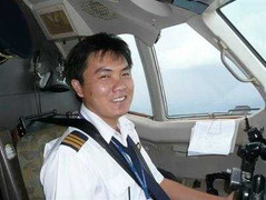 Vào khoang lái, xem phi công làm gì trước giờ bay?