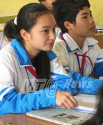 Náo loạn vùng quê nữ sinh cứ thi nhau cười sằng sặc