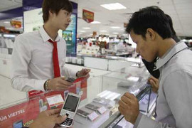 Cửa nào cho điện thoại thương hiệu Việt?