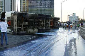 Lắp camera theo dõi giao thông trên cầu vượt 'tử thần'