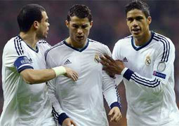 Ronaldo ghi bàn, Real toát mồ hôi vào bán kết