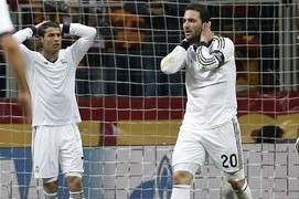 Clip: Real Madrid thoát chết trong gang tấc