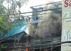 Cháy lớn giữa Sài Gòn, khu dân cư náo loạn