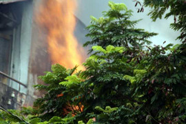 'Bà hỏa' thiêu rụi căn nhà tại trung tâm TP. HCM