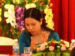 'Đập phá xe Chủ tịch tỉnh': Nữ phó phòng hay 'ngã bệnh'