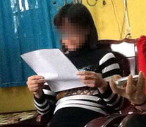 Cô giáo bị gia đình hiệu trưởng bắt quỳ xin lỗi