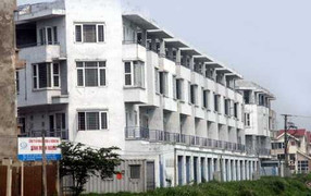 Giảm giá một nửa, biệt thự vẫn ế 10 năm