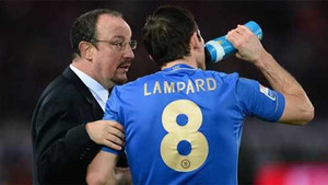 Benitez không cho Lampard phá kỉ lục?