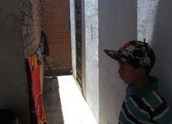 Xôn xao 'bóng đen' liên tục xuất hiện trên mái nhà