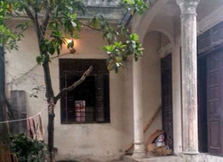 Tên trộm ẩn dật trong nhà cụ bà 82 tuổi ở Hà Nội